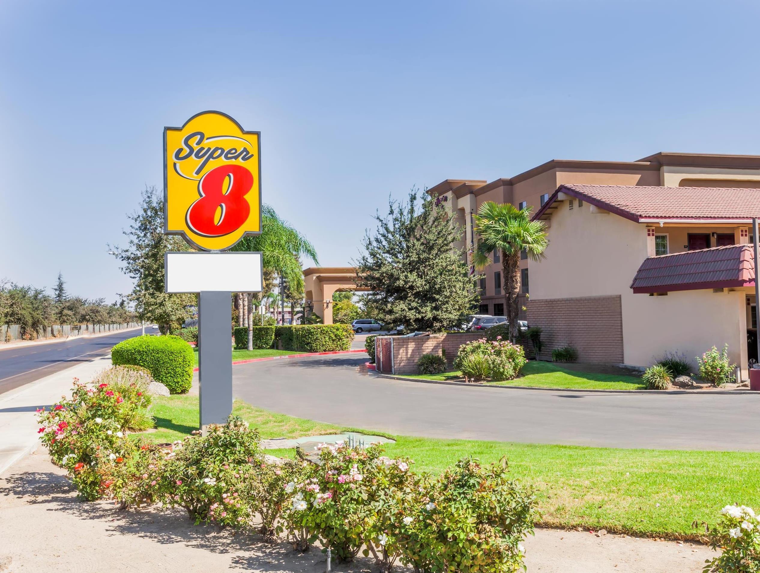 Super 8 By Wyndham Visalia Hotel Eksteriør billede